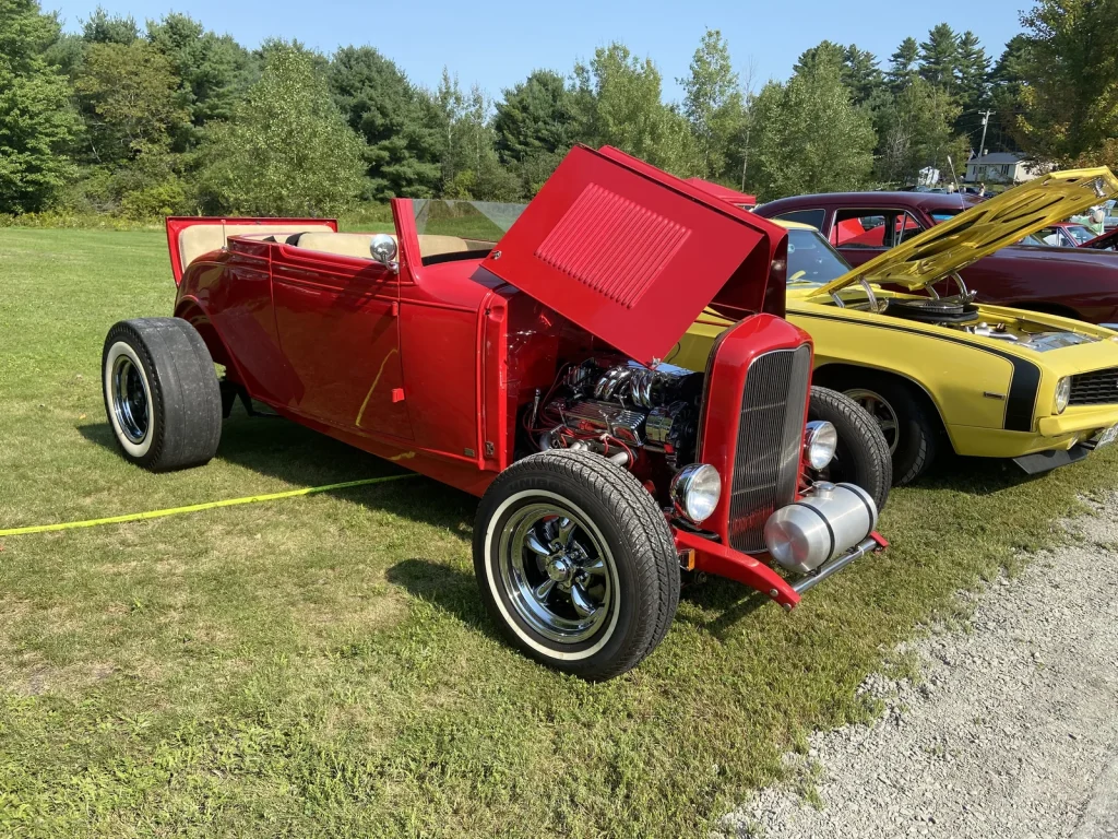 Red 1932 Ford-style roadster hot rod at Freddie's Cruise-In 2022.