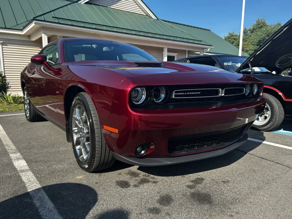 Red 2017–2023 Dodge Challenger GT at Freddie's Cruise-In 2023.