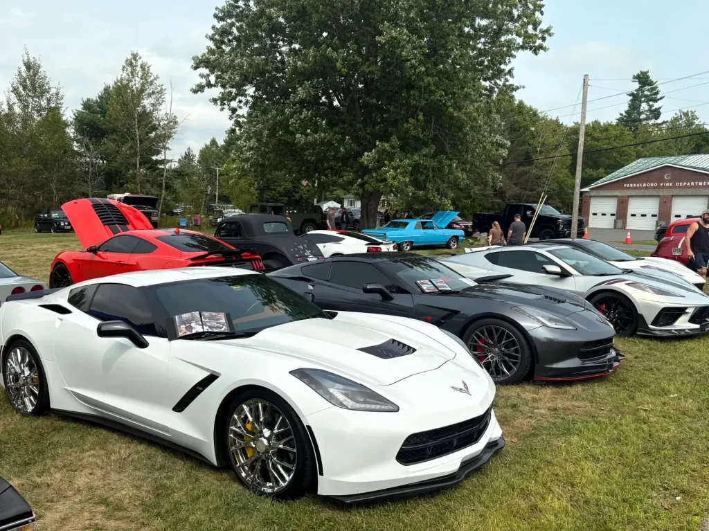C7 and C8 Chevrolet Corvettes displayed together at Freddie's Cruise-In 2025.